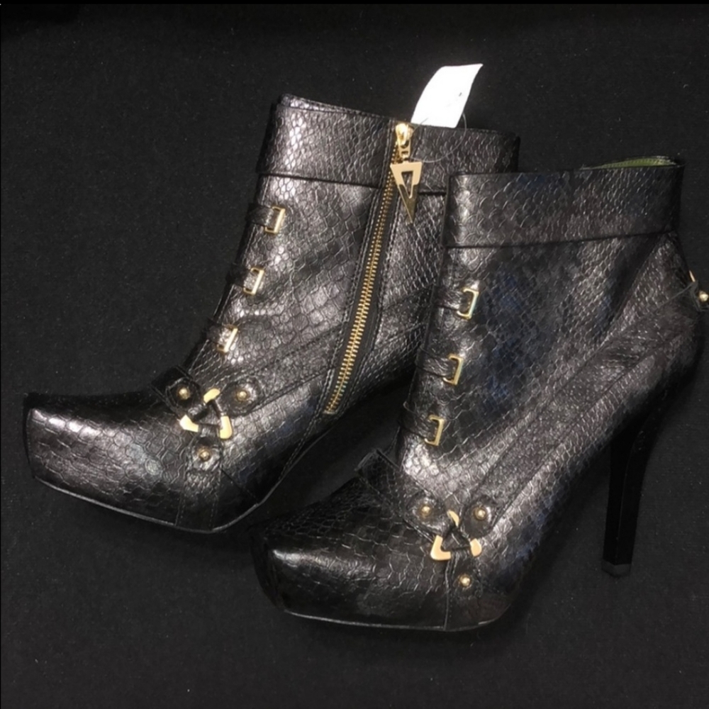 NWT Christian Siriano Snakeskin Boot sz 12